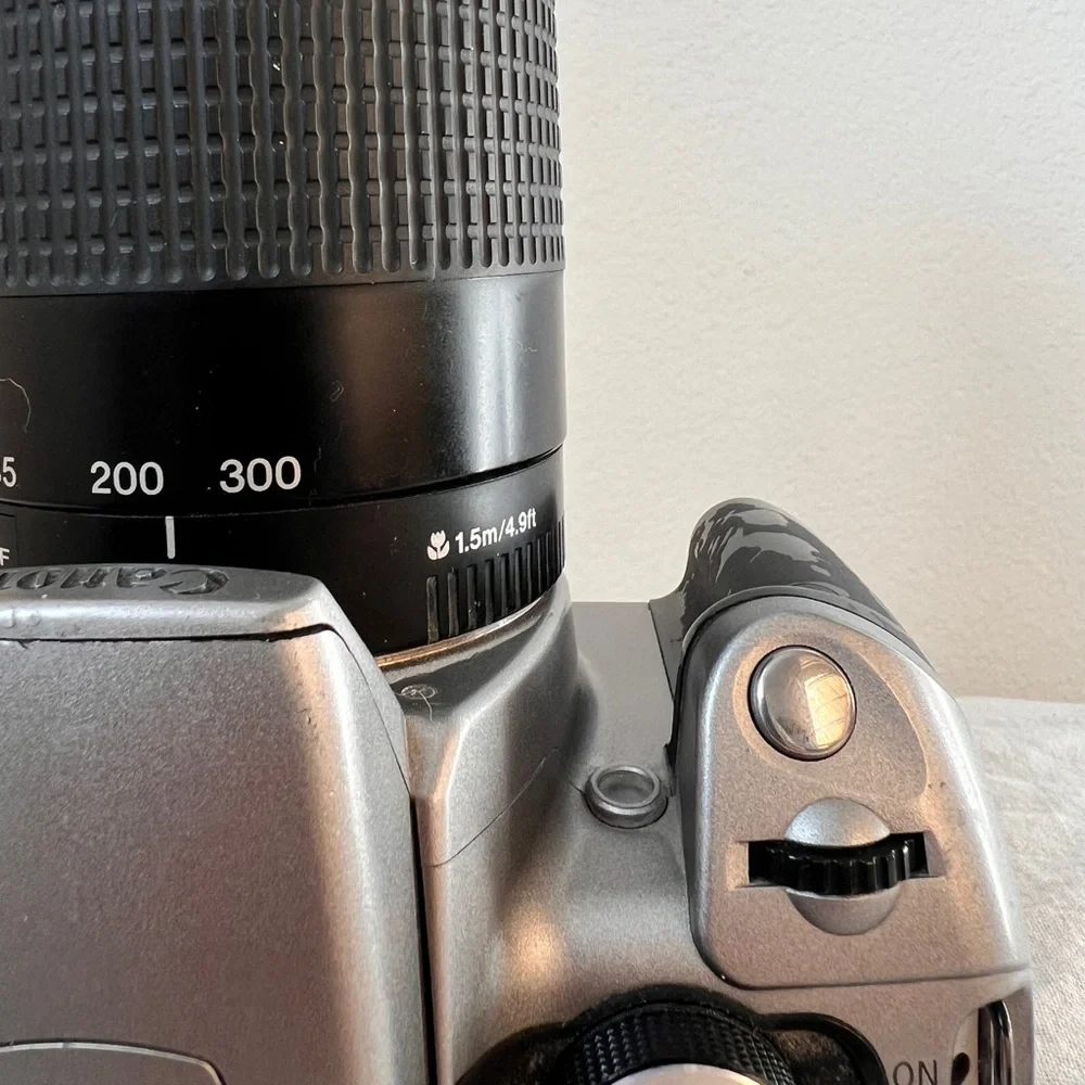 Canon EOS Rebel XT 350D DSLR Camera w/ Sigma 75-300mm f/4-5.6 Lens EF
